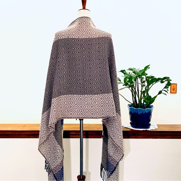 ❄️GAP Oversized Scarf/Shawl, One Size, Multi-colored (NWT) - Picture 5 of 7